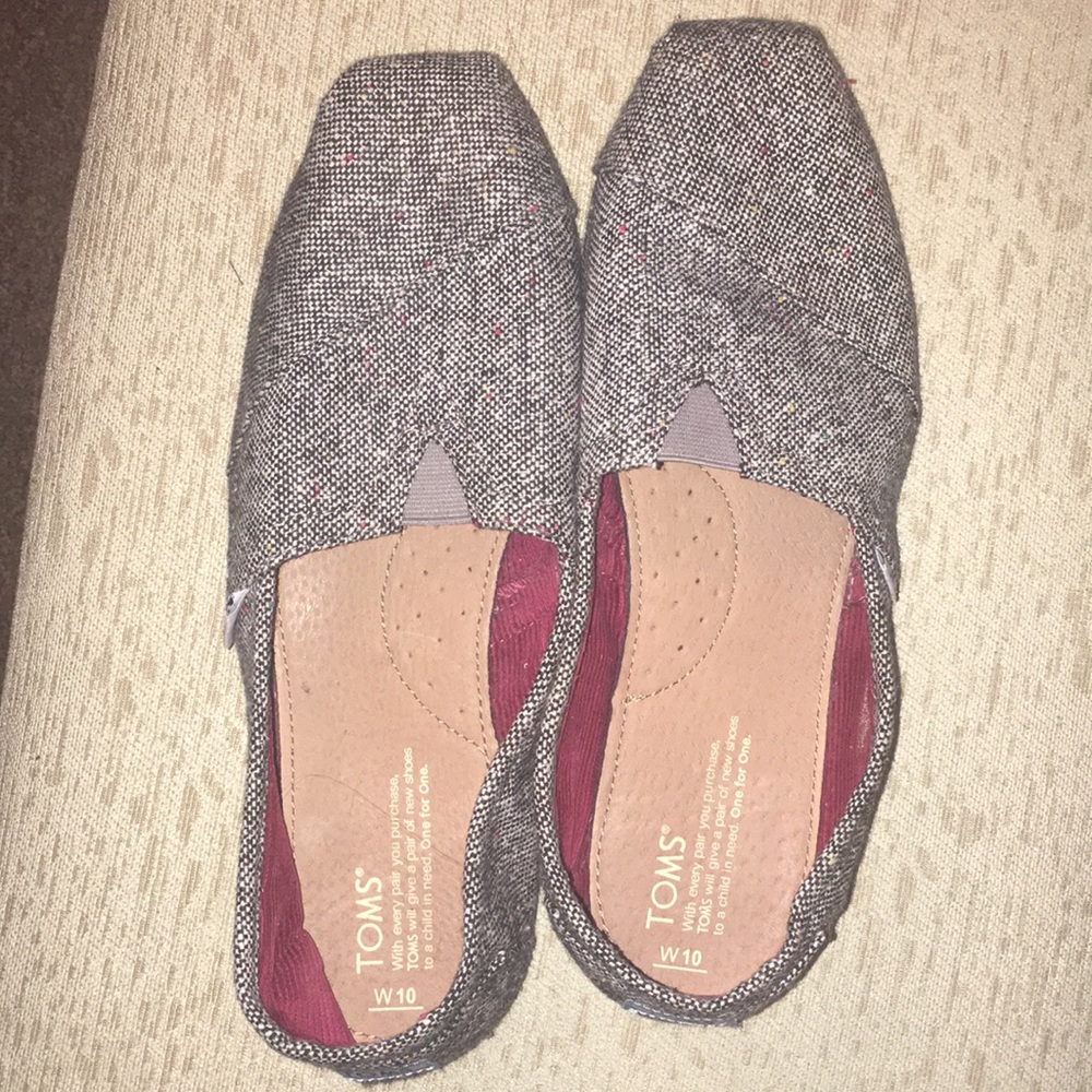 Barely worn TOM’s